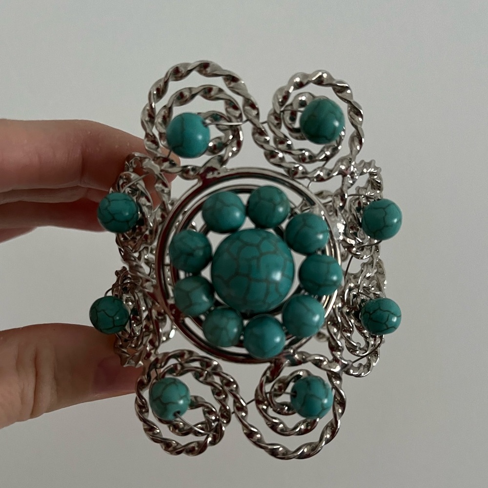 Wrist/cuff bracelet